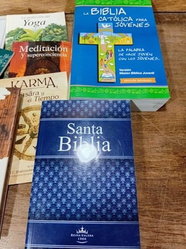 Colección de libros religiosos y espirituales - imagen 2