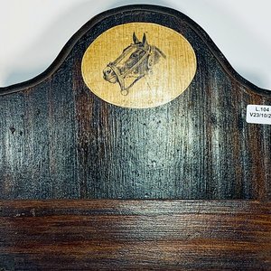 Repisa de Madera con Perchas y Decoración de Cabeza de Caballo - imagen 2