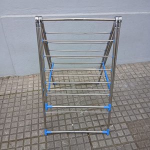 Tendedero Plegable de Metal con Detalles Azules - imagen 4