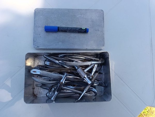 Instrumentos médicos y herramientas en buen estado - imagen 5