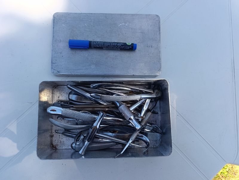 Instrumentos médicos y herramientas en buen estado - imagen 5