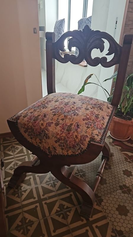 Mesa y butacas en robles - Muebles de madera - imagen 6