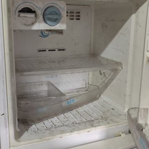 Heladera Daewoo Blanca de 2 Puertas - imagen 3