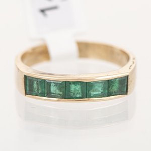 Lote siguiente: Anillo de Oro 18k con Esmeraldas Carré 1.4Ct
