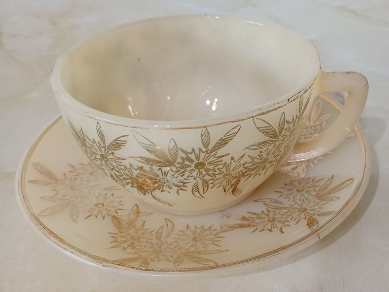 Tazas de té opalinadas con diseño floral en oro - imagen 4