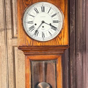 Lote anterior: Reloj de Pared Landmark con Caja de Roble y Movimiento Westminster