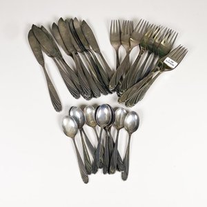 Lote siguiente: Conjunto de 36 Cubiertos WMF: Cucharitas, Tenedores y Cuchillos de Metal