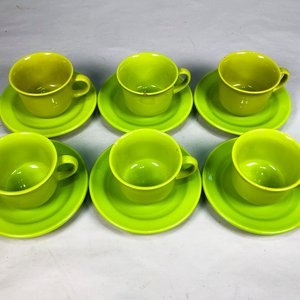 Juego de 12 Tazas y Platos de Porcelana Verde - imagen 2