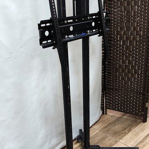Soporte Metálico Reforzado para TV con Ruedas y Regulable - imagen 1