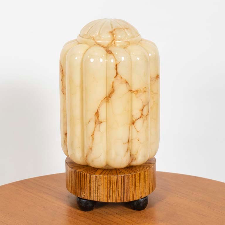 Lámpara de Mesa Opalina con Base de Madera Cebrano