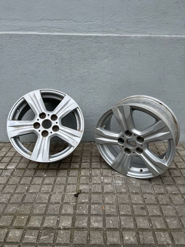 2 Llantas de Aleación de 15 Pulgadas y 5 Agujeros