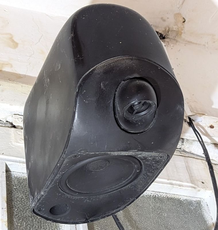 Lotes de parlantes JBL y Thonnet & Vander - imagen 7