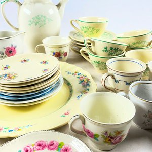 Juego de Té Inglés: 31 Piezas con Detalles de Época - imagen 3