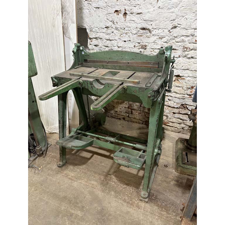 Item 2109572 - Image 0