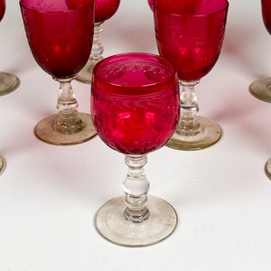 Nueve copas de cristal rubi labradas, diferentes - imagen 3