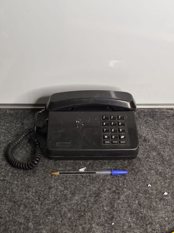 Teléfono Fijo Negro LR Telecom con Teclado Numérico