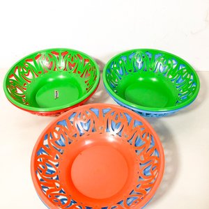 Juego de 9 Ensaladeras y Paneras Plásticas de Colores - imagen 5