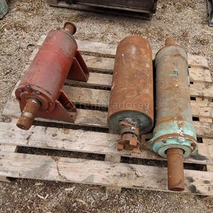 Lote anterior: Lote de tres rodillos industriales metálicos