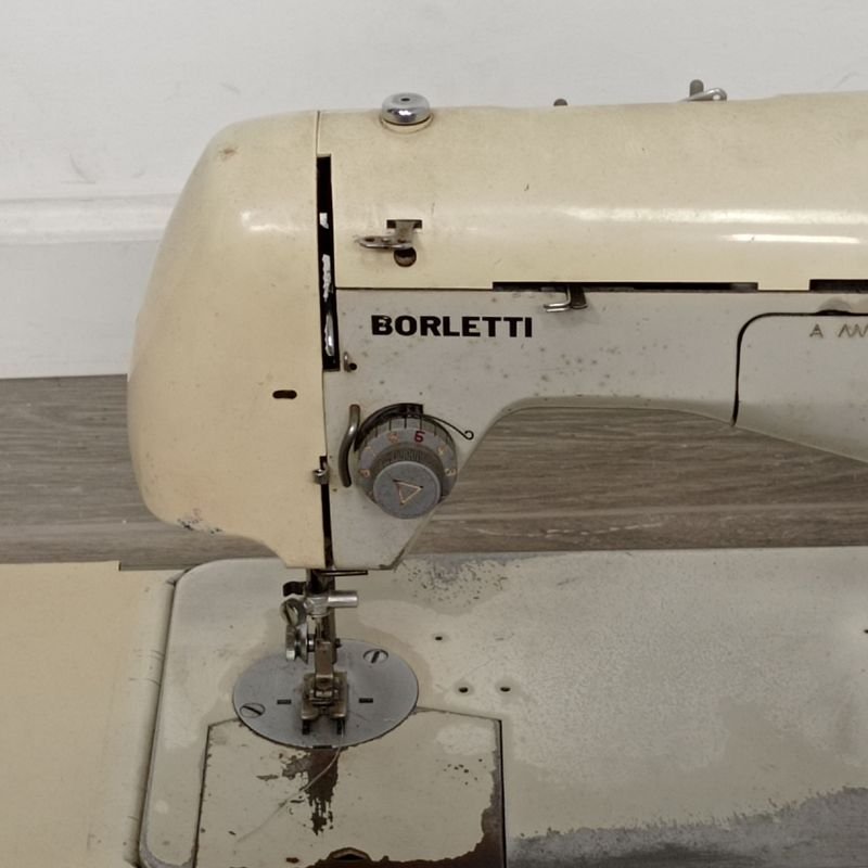 Maquina de coser Borletti en buen estado - imagen 2