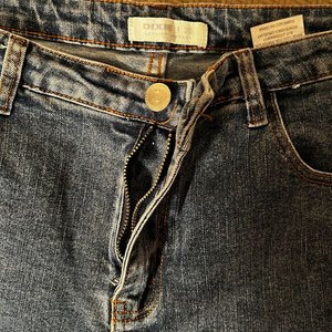 Lote de 2 Pantalones Jeans: Uno Azul Roto Talle 28 y Otro Esfumado Talle 30 - imagen 8
