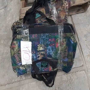 Lote siguiente: Bolsos de Viaje Estampados sin Marca