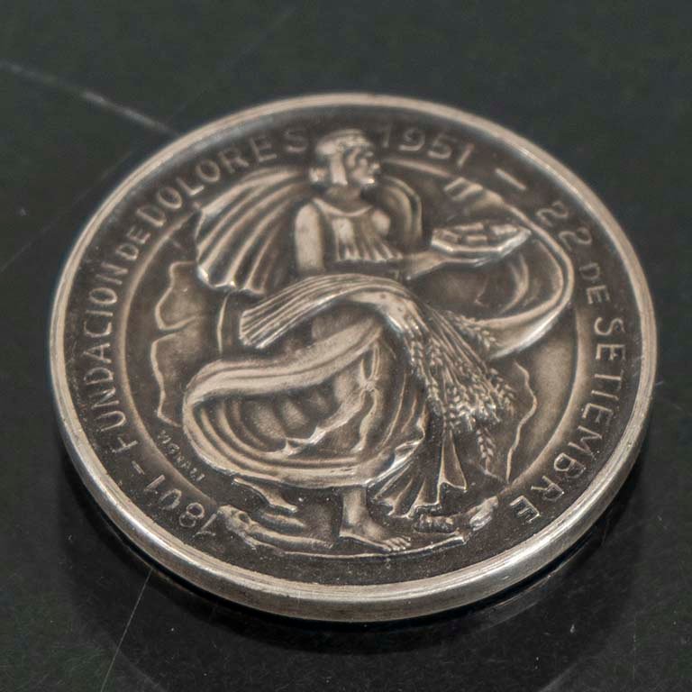 Lote anterior: Medalla de Fundación de Dolores - Moneda de plata con diseño detallado