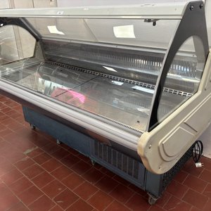 Vitrina Exhibidora Refrigerada con Bodega y Puertas - imagen 2