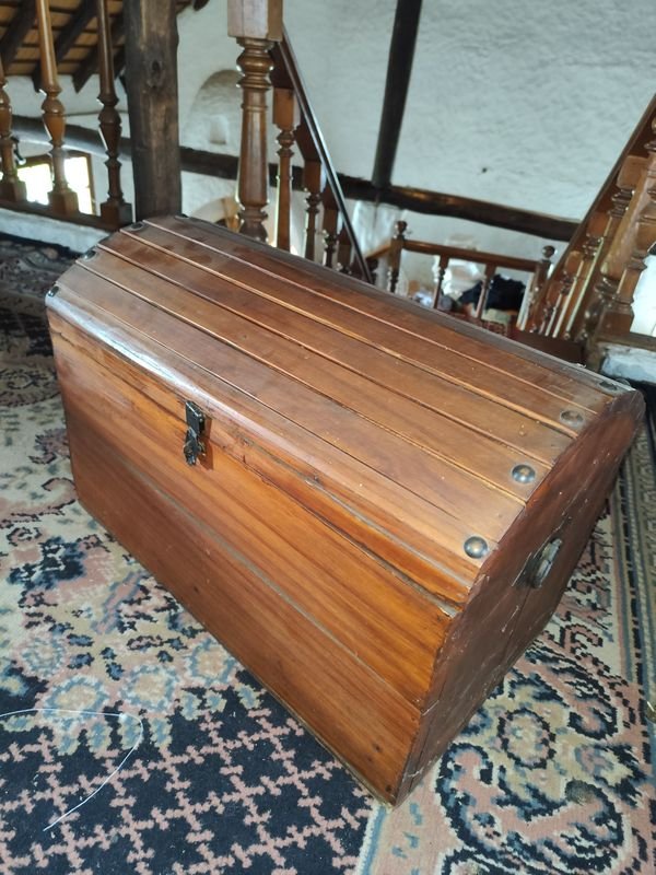 Baúl Cofre Antiguo de Madera Estilo Rústico