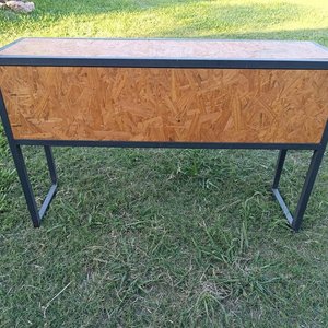 Lote siguiente: Mueble de Hierro y OSB con Patas Metálicas