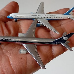 Dos Aviones a Escala 1/500 Herpa: B757 Gobierno EEUU y B757 Aeroméxico - imagen 2