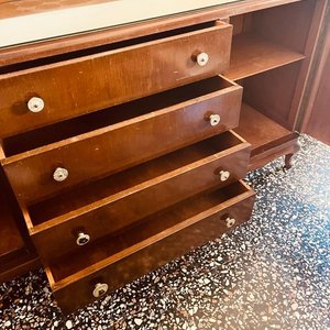 Bargueno de madera con 2 puertas, 4 cajones y tapa de vidrio - imagen 7
