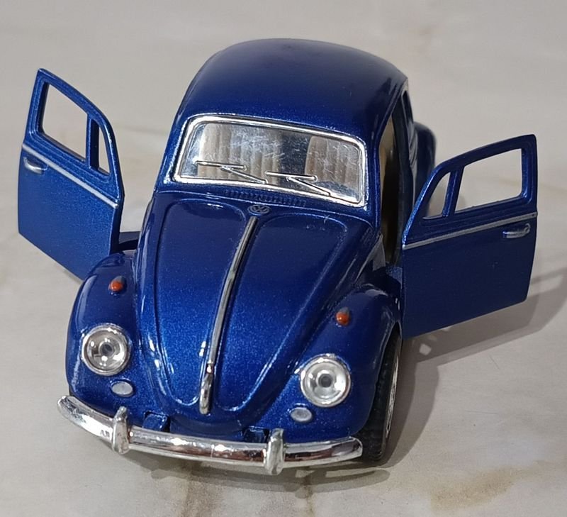 Volkswagen Fusca a escala modelo 1970 con apertura de puertas - imagen 6