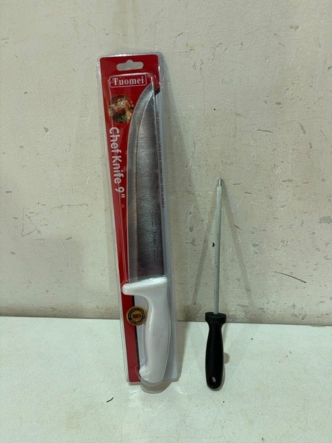 Cuchilla de Chef Tuomei de 9" y Chaira sin uso