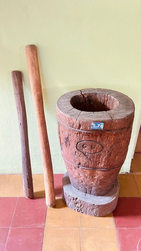 MORTERO RUSTICO TALLADO A MANO CON 2 PILONES - imagen 7