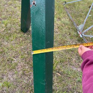Dos Ángulos Metálicos Verdes Gruesos para Construcción - imagen 2