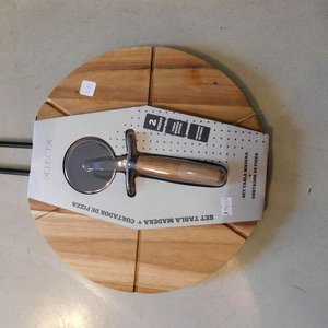 Set de tabla de madera y cortador de pizza - imagen 2