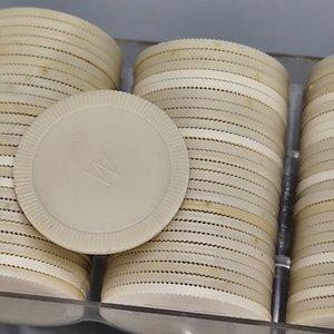 Fichas de Juego Plásticas Azules y Marfil con Bandejas Organizadoras - imagen 8