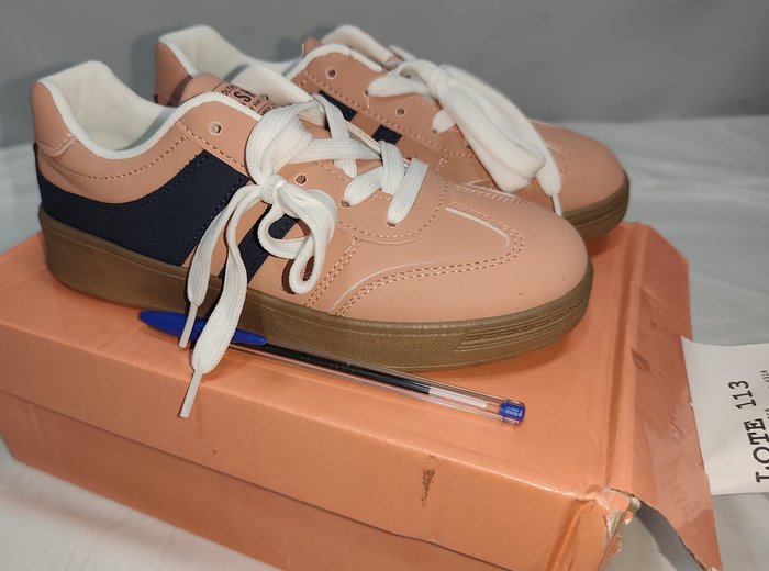 Zapatillas Deportivas Rosadas y Azul Marino en Eco Cuero, Talle 36