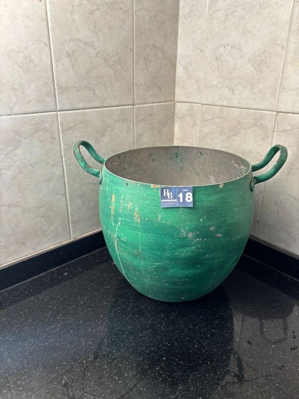 Olla Grande Verde con Asas Metálicas - imagen 1