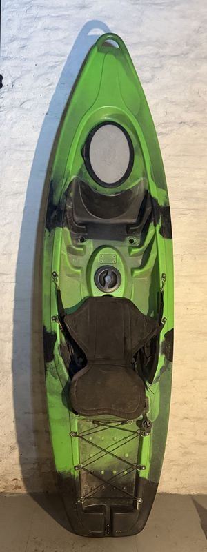 Excepcional Kayak para Poco Uso con Asiento Remos y Chalecos Salvavidas