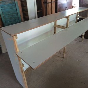Gran Mostrador Blanco de MDF con Estantes y Superficie Plegable - imagen 4