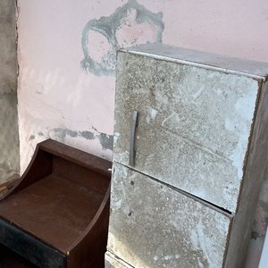 Lote siguiente: Mueble y Mesa de Luz Vintage