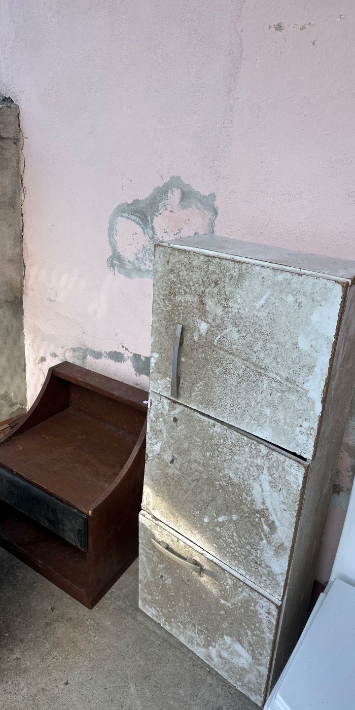 Mueble y Mesa de Luz Vintage