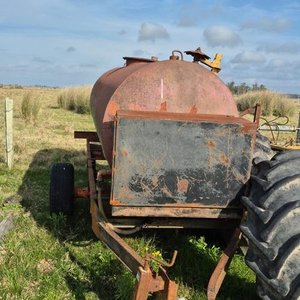 Cisterna con Bomba para Riego o Transporte de Líquidos - imagen 3
