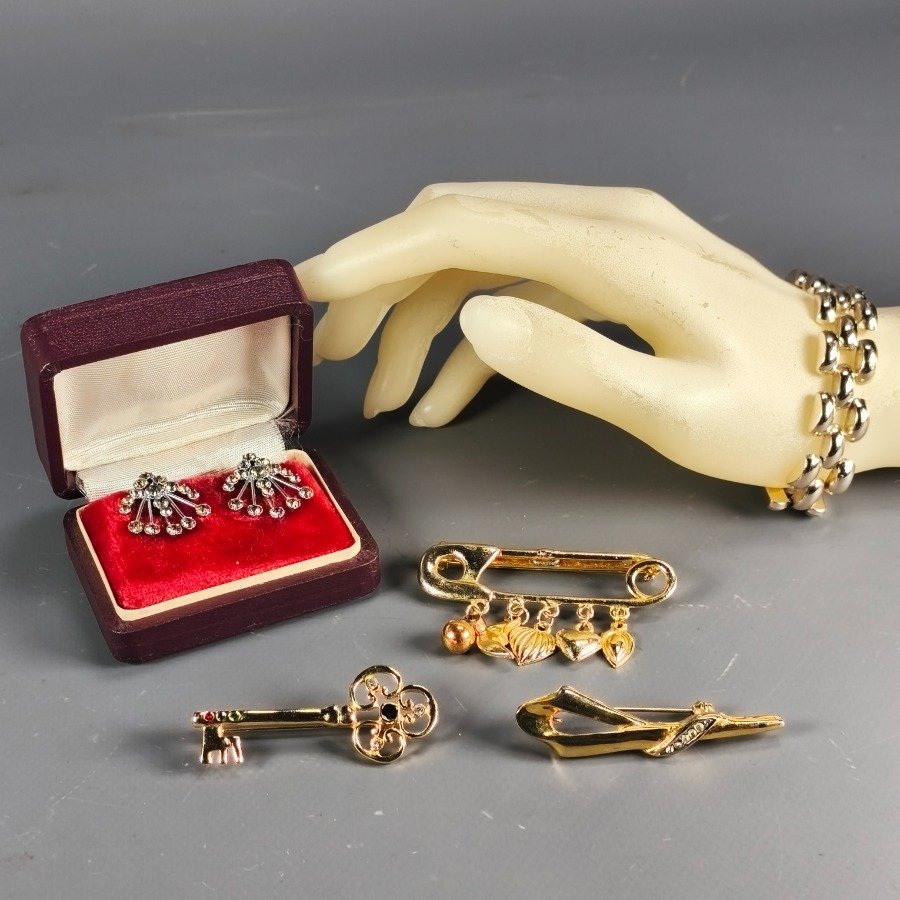 Item 16313 - Image 1