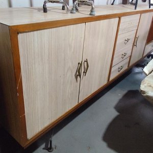 Bargueño de madera con puertas y cajones - imagen 2