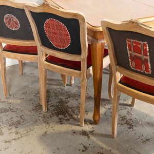 Mesa de Comedor Francesa con Seis Sillas Talladas Estilo Luis XV - imagen 2