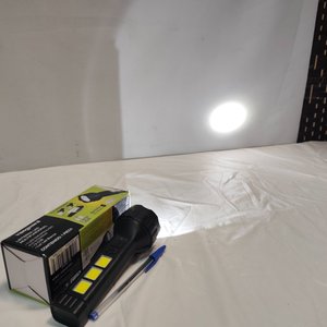 Linterna LED Recargable con Luz Lateral, Nueva en Caja - imagen 3