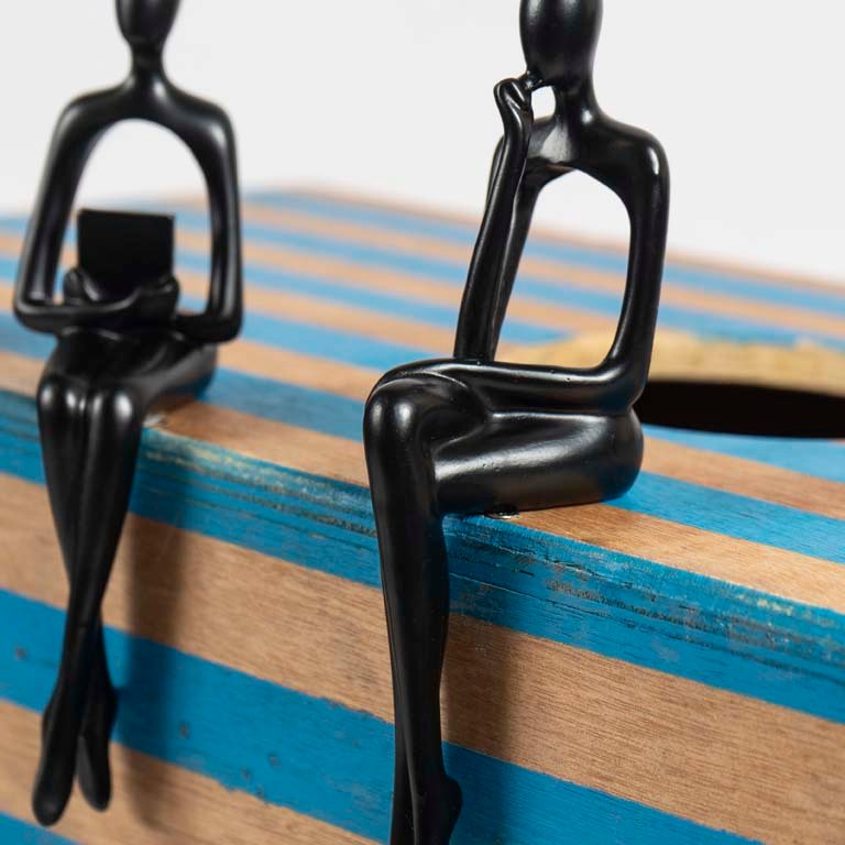 Tres Figuras de Resina Negras - imagen 2