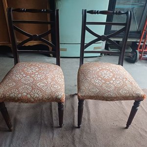 Lote siguiente: Par de Sillas de Estilo para Restaurar